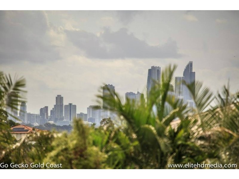 8 FORFAR COURT, Highland Park QLD 4211