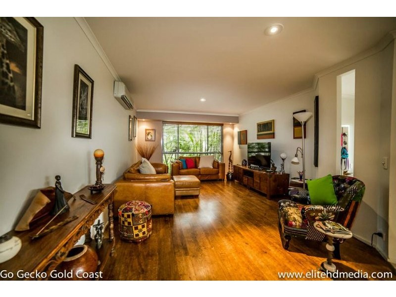 8 FORFAR COURT, Highland Park QLD 4211