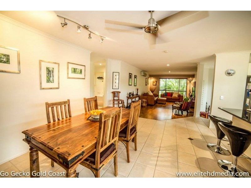 8 FORFAR COURT, Highland Park QLD 4211