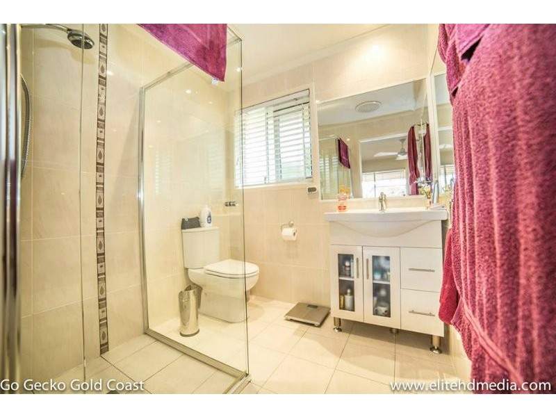 8 FORFAR COURT, Highland Park QLD 4211