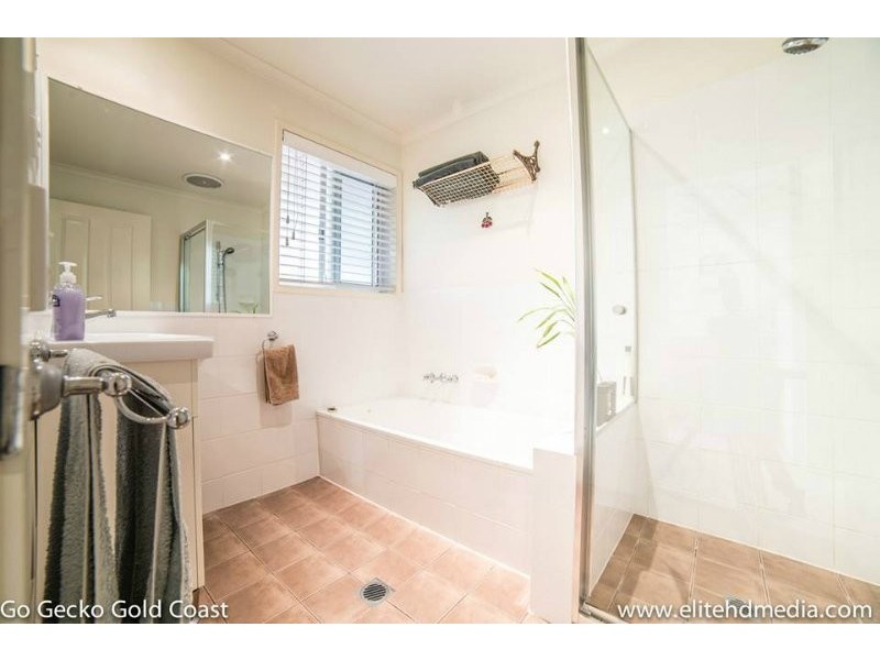 8 FORFAR COURT, Highland Park QLD 4211