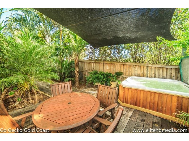 37 Lantau Crescent, Varsity Lakes QLD 4227