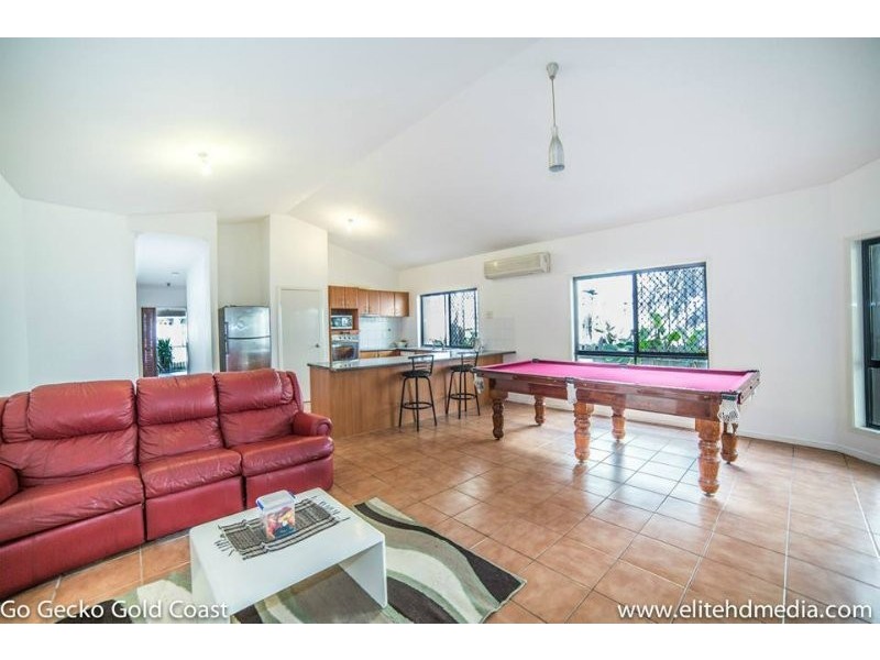 37 Lantau Crescent, Varsity Lakes QLD 4227
