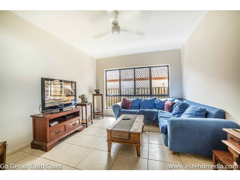 37 Lantau Crescent, Varsity Lakes QLD 4227