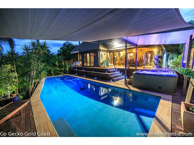 17 Marble Drive, Carrara QLD 4211