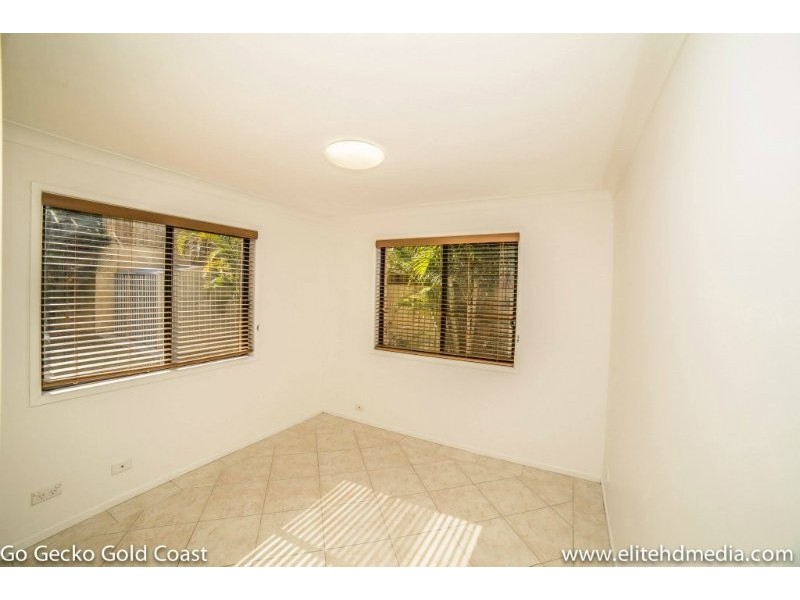 2/6 Soldierbird Place, Carrara QLD 4211