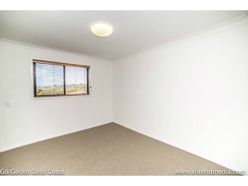 2/6 Soldierbird Place, Carrara QLD 4211