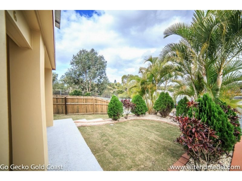 2/6 Soldierbird Place, Carrara QLD 4211