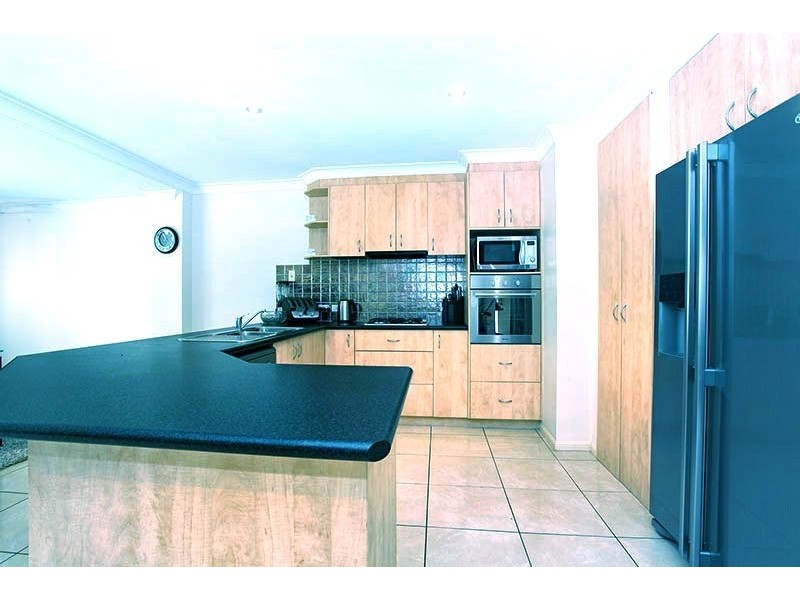 2/145 Gemvale Road, Mudgeeraba QLD 4213