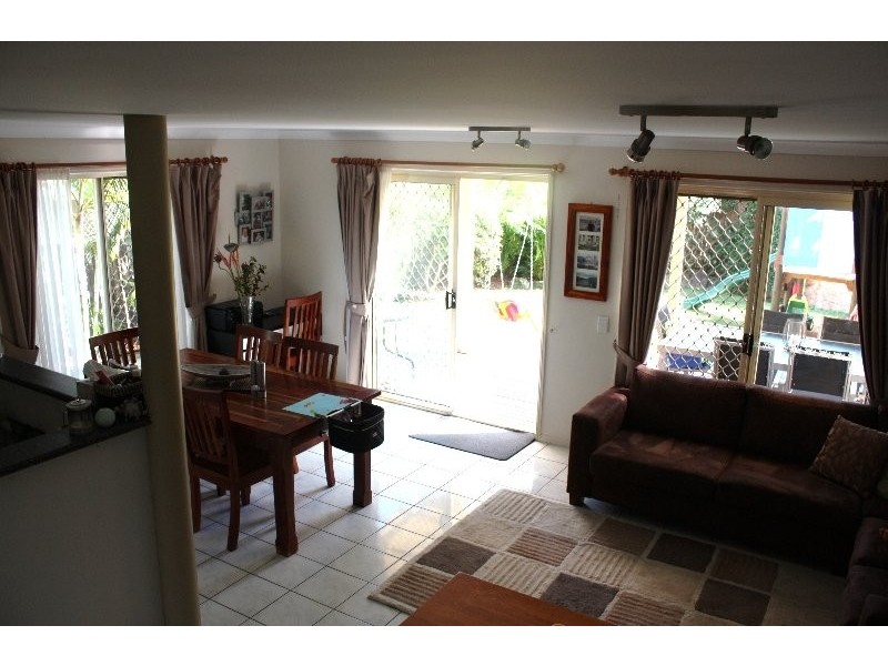 2/3 Janal Place, Currumbin Waters QLD 4223