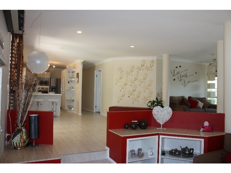 3 Waterwood Crt, Arundel QLD 4214