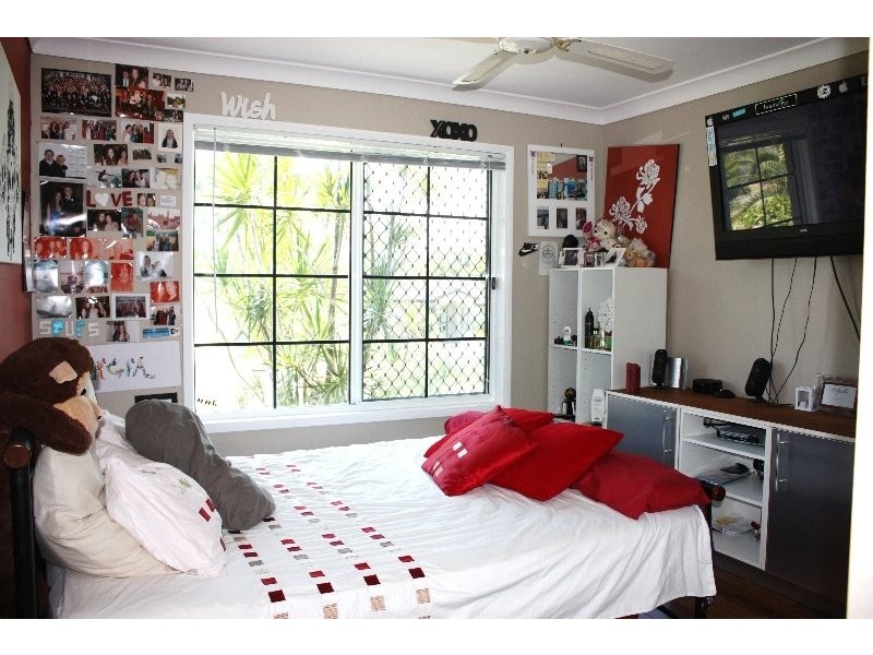 3 Waterwood Crt, Arundel QLD 4214