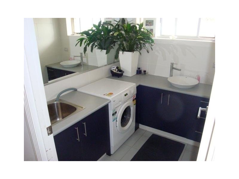 8/4 Nalla crt, Palm Beach QLD 4221