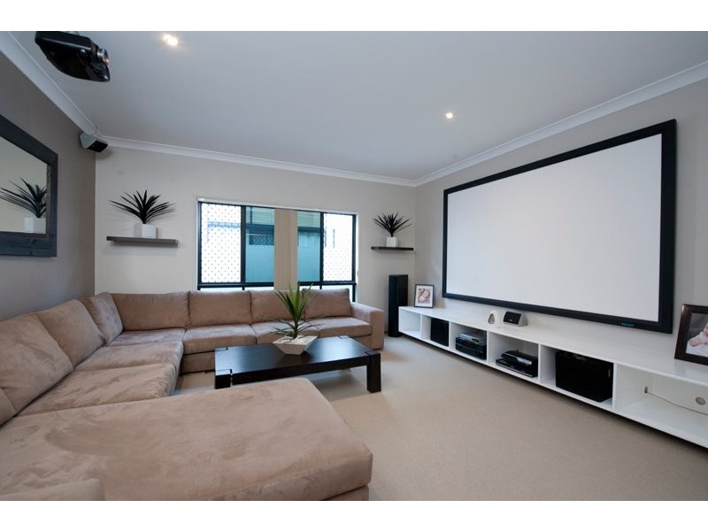 39 North Shore Ave, Varsity Lakes QLD 4227