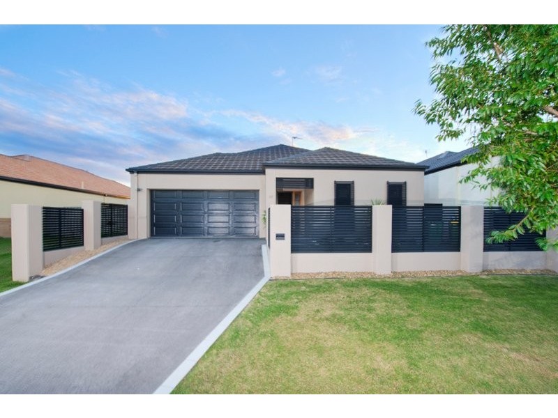 39 North Shore Ave, Varsity Lakes QLD 4227