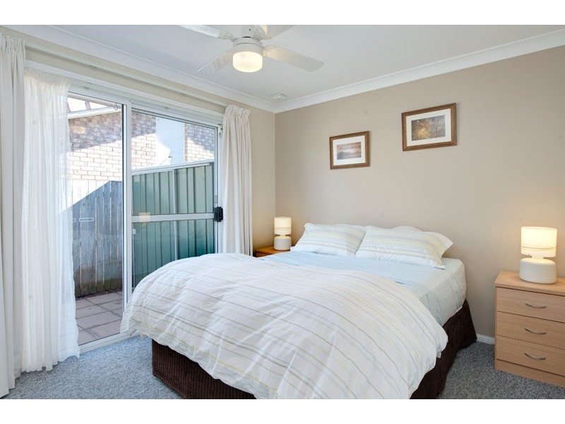 1/7 Jannie Crt, Labrador QLD 4215