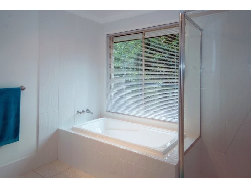 7 Nightshade Rd, Bonogin QLD 4213