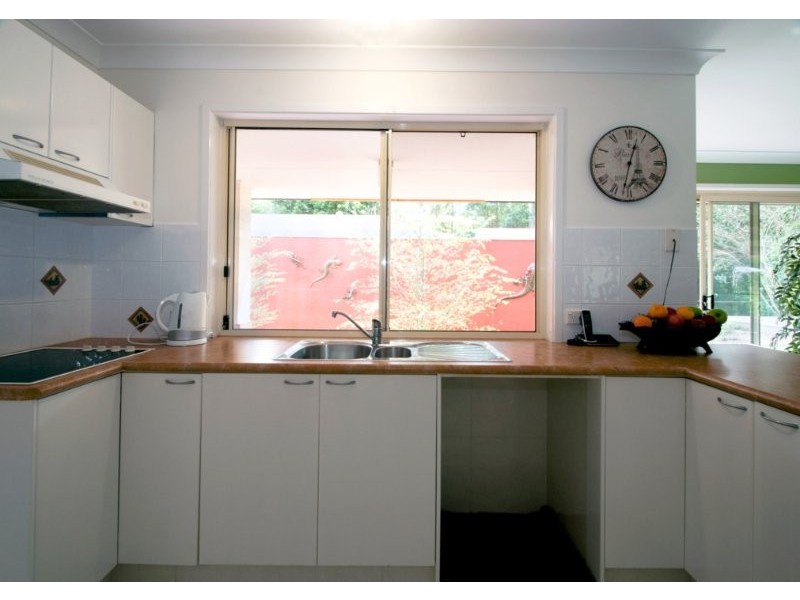 7 Nightshade Rd, Bonogin QLD 4213