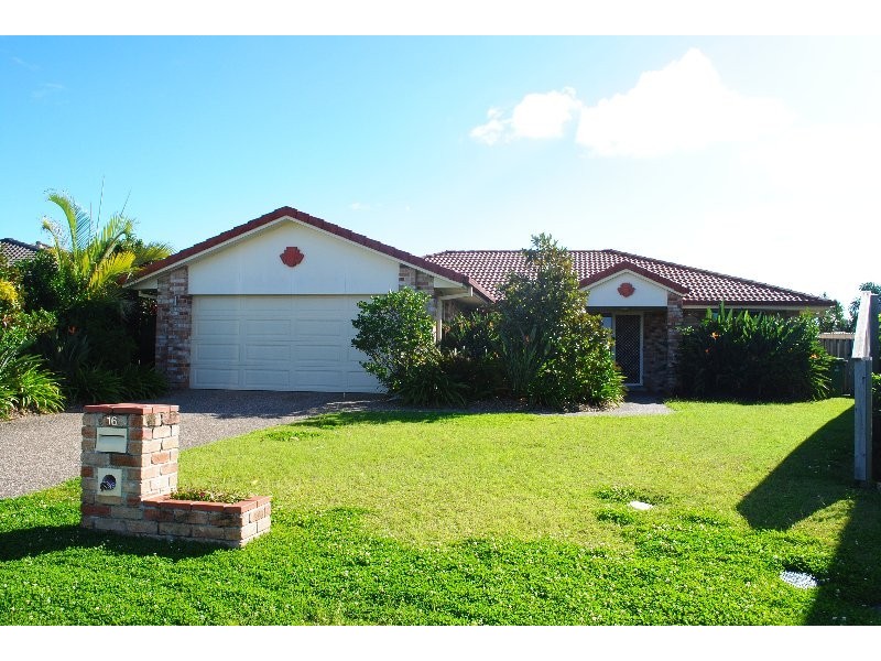 16 Beerwah St, Pacific Pines QLD 4211