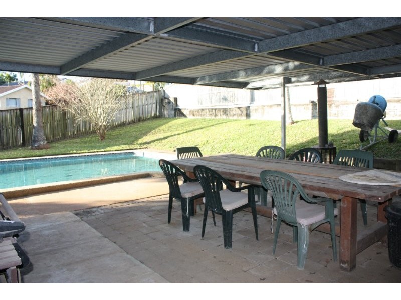 9 Patura Drive, Ashmore QLD 4214