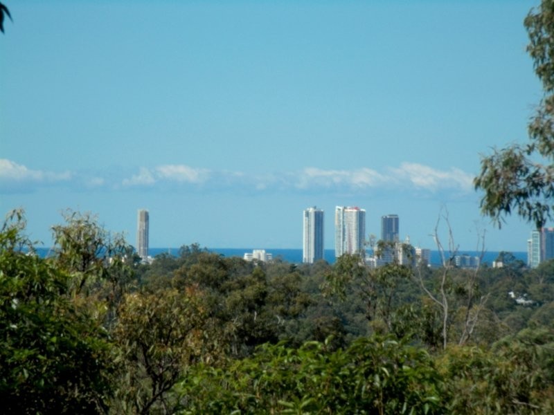 42 Castle Hill Drive South, Gaven QLD 4211