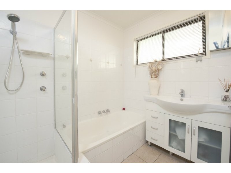 6 Jerrob Court, Carrara QLD 4211