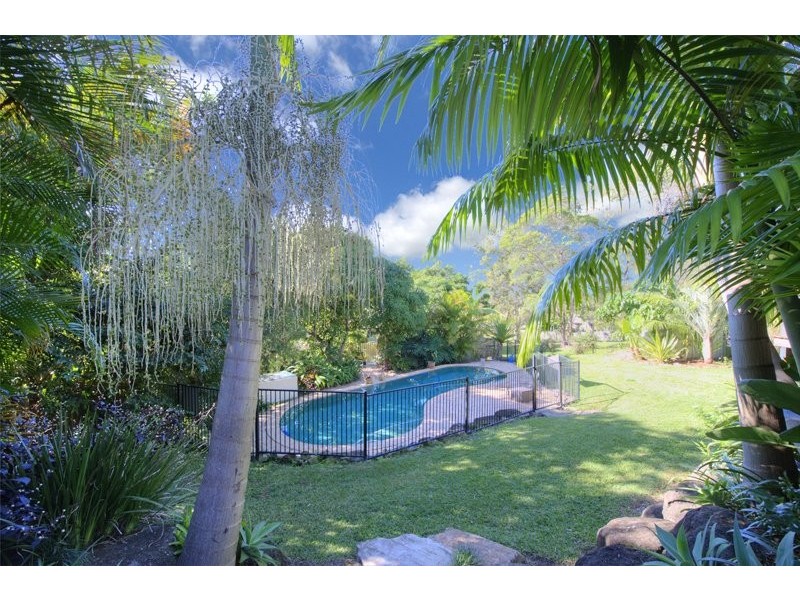 6 Jerrob Court, Carrara QLD 4211