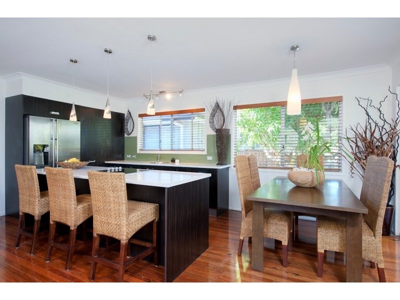 94 Heeb Street, Benowa QLD 4217