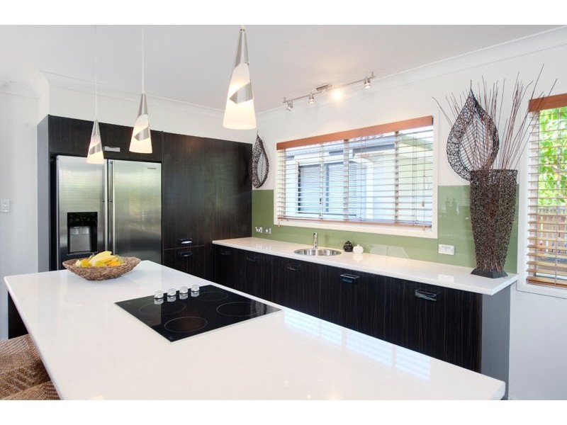 94 Heeb Street, Benowa QLD 4217