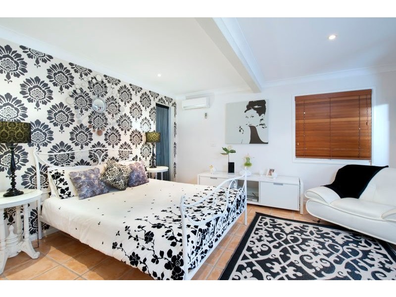 94 Heeb Street, Benowa QLD 4217