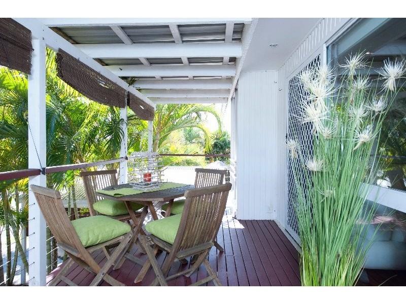 94 Heeb Street, Benowa QLD 4217