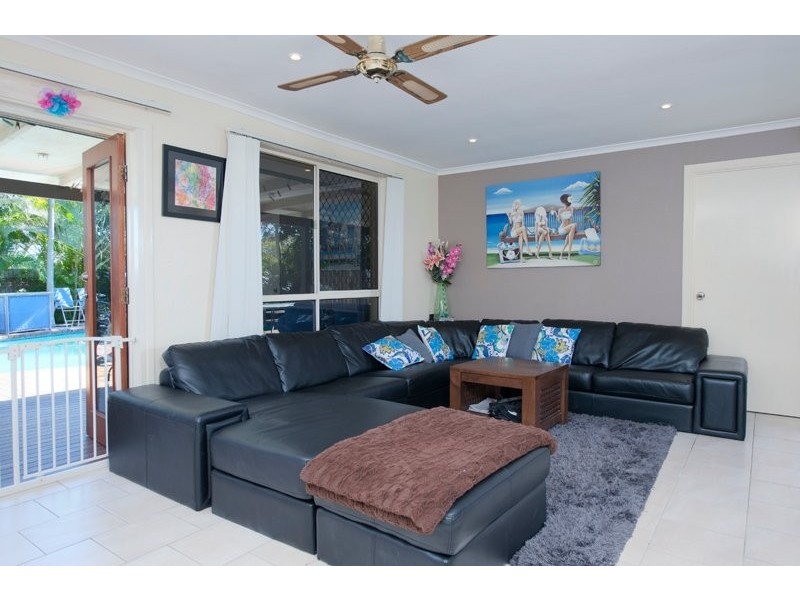 10 Eingana Street, Hope Island QLD 4212