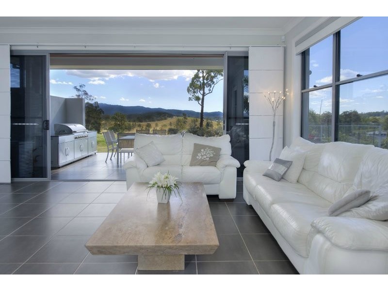 13 Bush Knoll Place, Mount Nathan QLD 4211