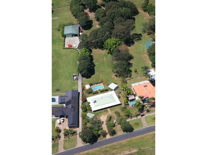 11 Lakeview Drive, Carrara QLD 4211