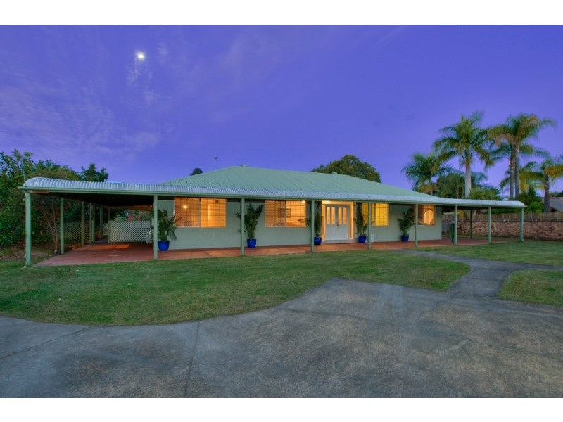 11 Lakeview Drive, Carrara QLD 4211