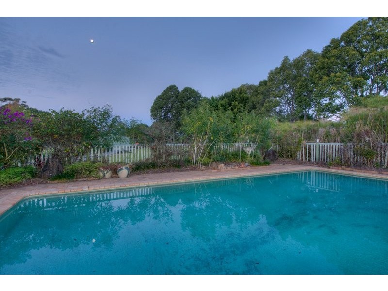 11 Lakeview Drive, Carrara QLD 4211