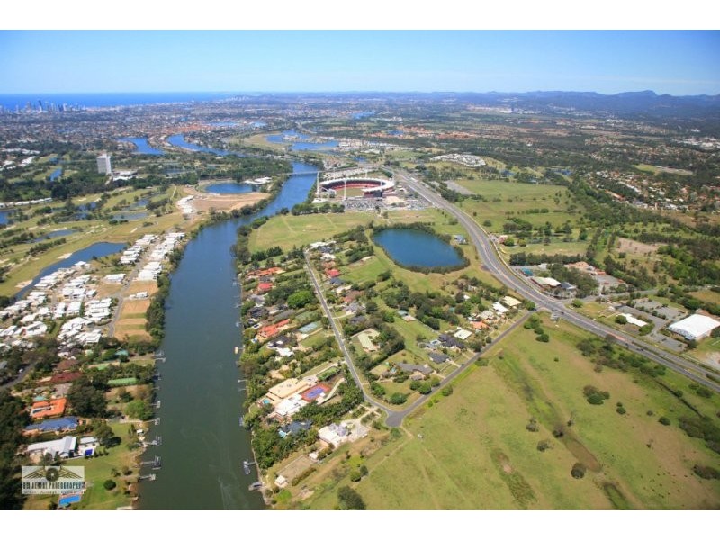 11 Lakeview Drive, Carrara QLD 4211