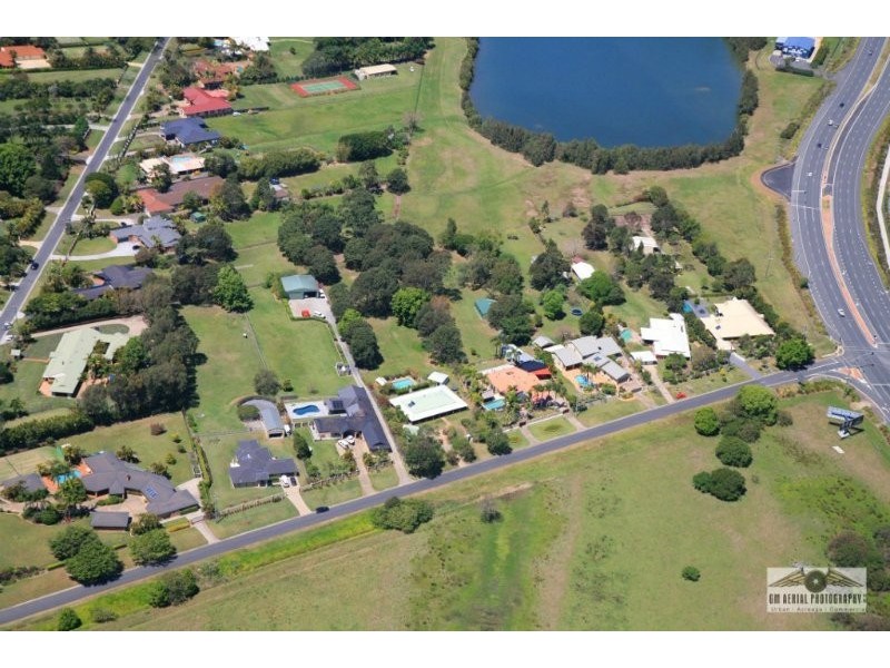 11 Lakeview Drive, Carrara QLD 4211
