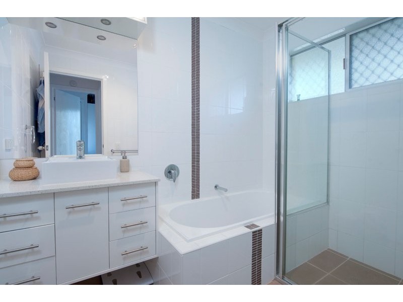 3 Brier Cres, Varsity Lakes QLD 4227