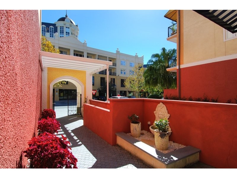 24/3030 The Boulevarde, Carrara QLD 4211