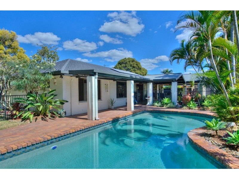 9 Mardella Court, Mermaid Waters QLD 4218