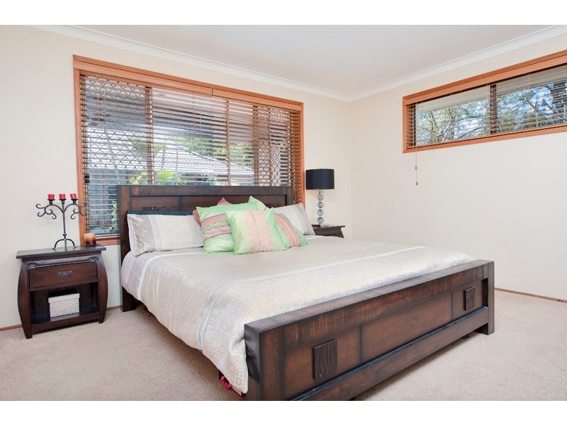 9 Mardella Court, Mermaid Waters QLD 4218