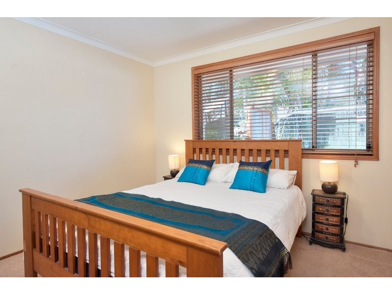 9 Mardella Court, Mermaid Waters QLD 4218