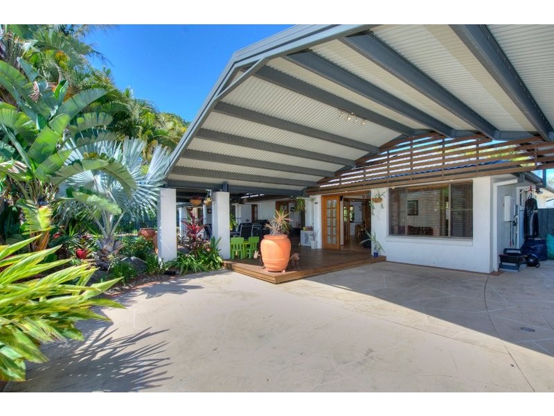9 Mardella Court, Mermaid Waters QLD 4218