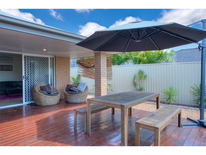 7 Buffalo Cres, Pacific Pines QLD 4211