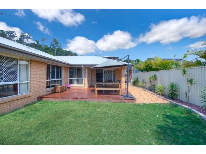 7 Buffalo Cres, Pacific Pines QLD 4211