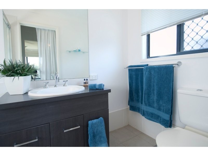 10 Cobb & Co Dr, Oxenford QLD 4210