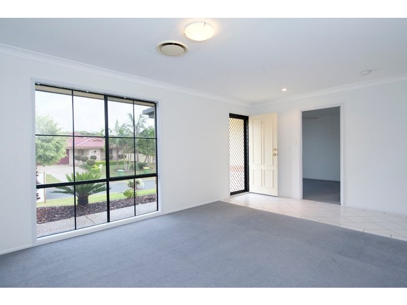 4 Tandanus Court, Oxenford QLD 4210