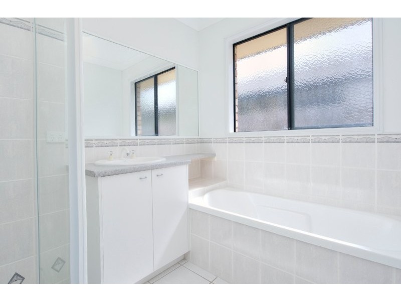 4 Tandanus Court, Oxenford QLD 4210