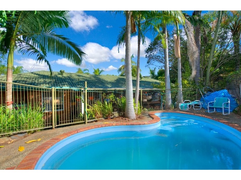 69 Renfrew Drive, Highland Park QLD 4211